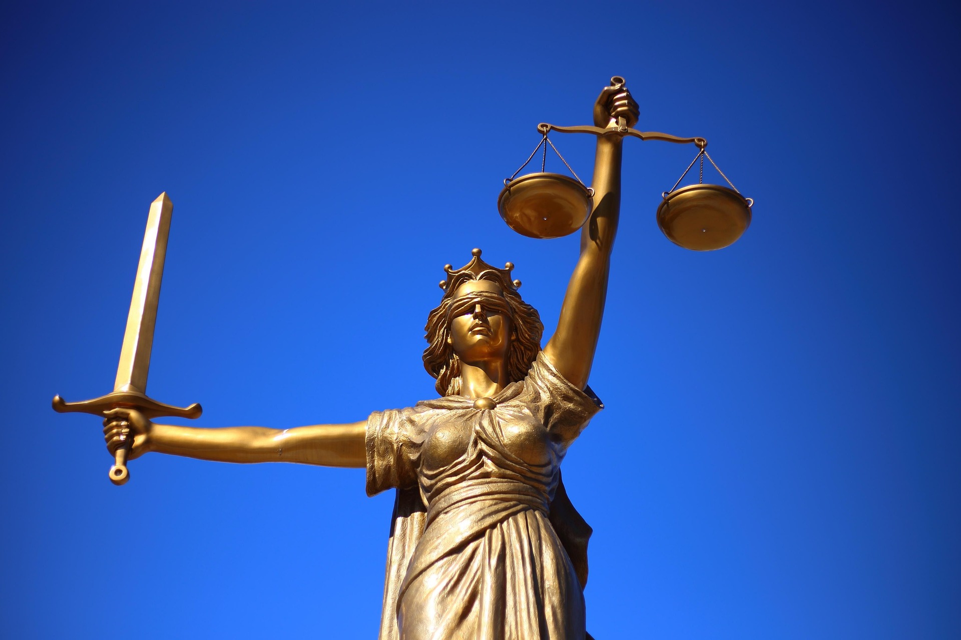 Statue von Justitia, die römische Göttin der Gerechtigkeit